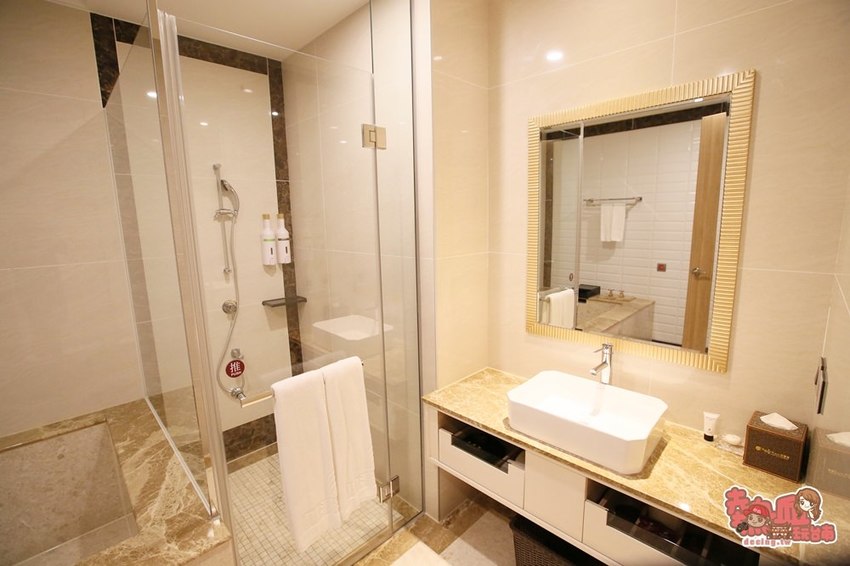 礁溪最浮誇六彩精油溫泉，讓孩子從陸上玩到水上都瘋狂的住宿空間：川湯春天旗艦館 - 熱血玩台南。跳躍新世界