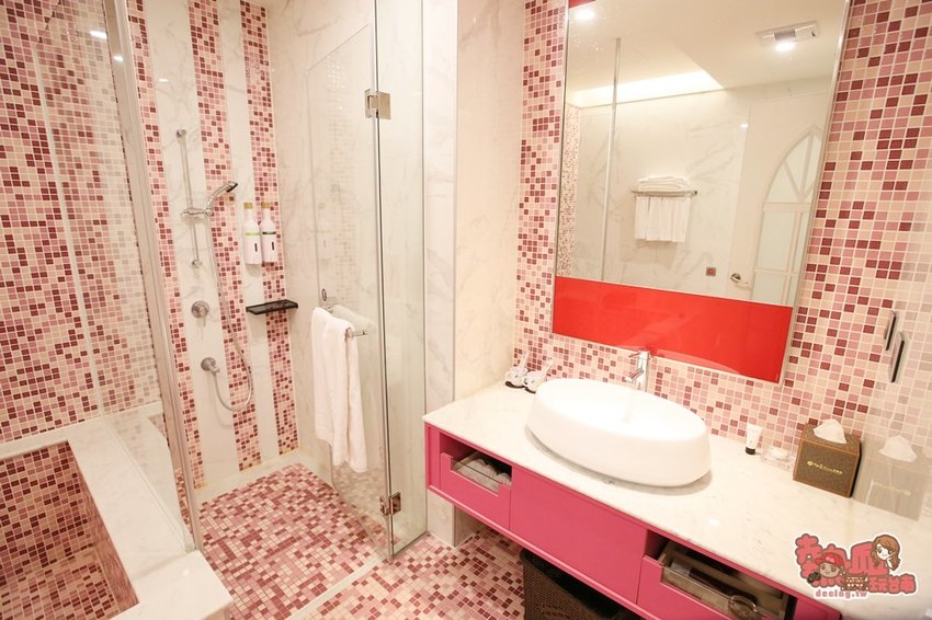 礁溪最浮誇六彩精油溫泉，讓孩子從陸上玩到水上都瘋狂的住宿空間：川湯春天旗艦館 - 熱血玩台南。跳躍新世界