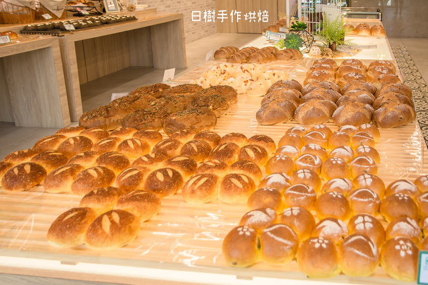 ｜高雄美食｜日樹手作烘焙，手感的溫度、充滿幸福的麵包香，清新小洋房烘焙坊 - 阿婷的旅行札記。