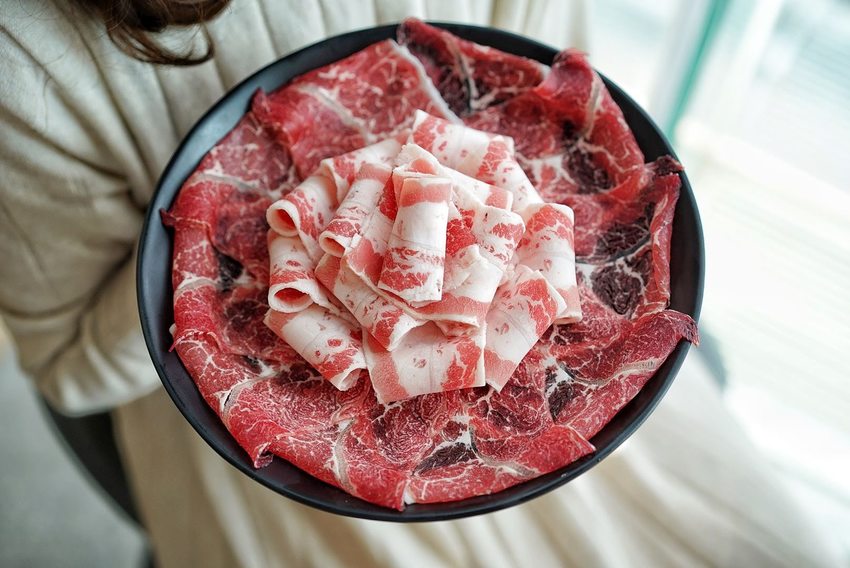 【Oh！Shabu精緻麻辣鍋物 x 挑戰新竹最低價】平日368元肉肉吃到飽、晚餐及假日499元吃到飽！鄰近新竹火車站
