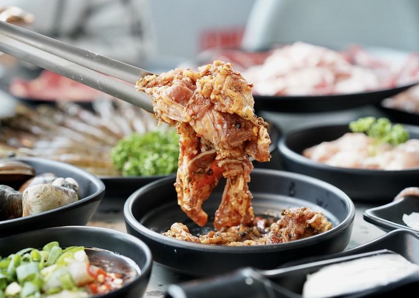 【Oh！Shabu精緻麻辣鍋物 x 挑戰新竹最低價】平日368元肉肉吃到飽、晚餐及假日499元吃到飽！鄰近新竹火車站