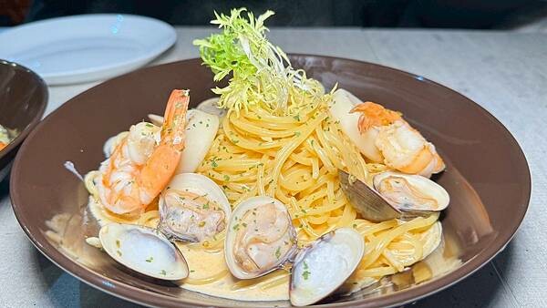 LINE_ALBUM_木棧板_250401_38