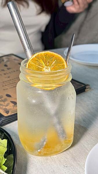 LINE_ALBUM_木棧板_250401_48