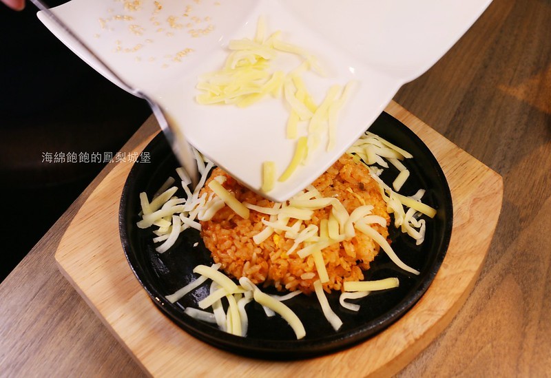 台北韓式料理吃到飽『Piggy Stone 小豬樂石韓式烤肉 東湖店』韓式烤肉、韓式炸雞、辣炒年糕無限供應,海鮮拼盤、炒泡麵加價購,菜單價位(捷運東湖站)