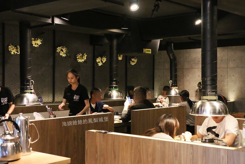 台北韓式料理吃到飽『Piggy Stone 小豬樂石韓式烤肉 東湖店』韓式烤肉、韓式炸雞、辣炒年糕無限供應,海鮮拼盤、炒泡麵加價購,菜單價位(捷運東湖站)