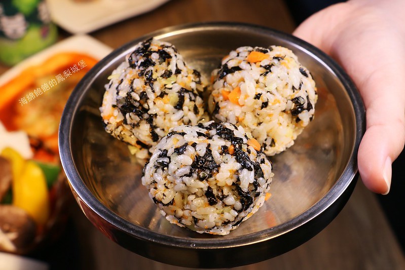 台北韓式料理吃到飽『Piggy Stone 小豬樂石韓式烤肉 東湖店』韓式烤肉、韓式炸雞、辣炒年糕無限供應,海鮮拼盤、炒泡麵加價購,菜單價位(捷運東湖站)