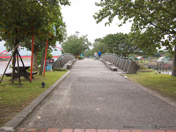 冬山河親水公園：【景點】宜蘭冬山河親水公園@五結 : 沒有水的親水公園,也可是可以來走走運動的啦