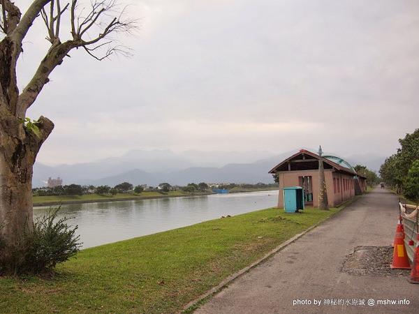 冬山河親水公園：【景點】宜蘭冬山河親水公園@五結 : 沒有水的親水公園,也可是可以來走走運動的啦