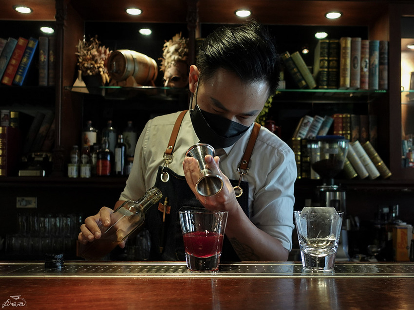 【小城外珈琲】全台第一咖啡酒吧,享受微醺白晝時光