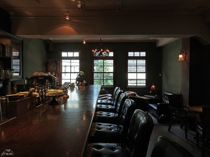 【小城外珈琲】全台第一咖啡酒吧,享受微醺白晝時光