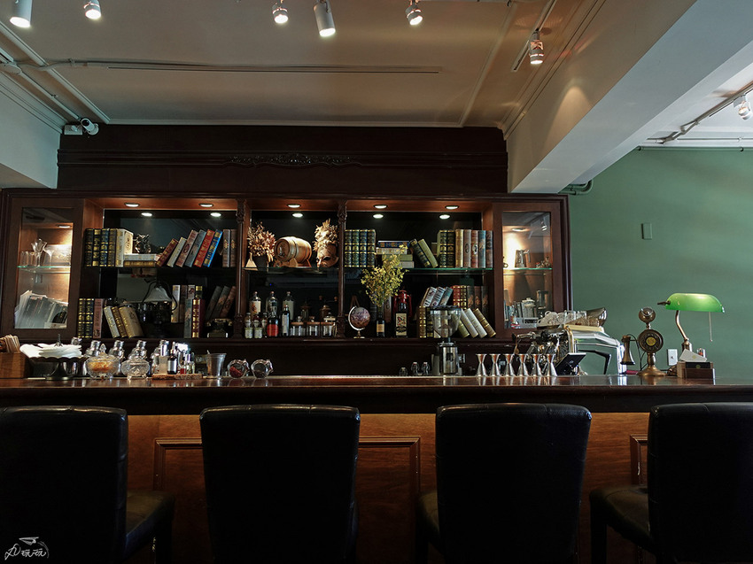 【小城外珈琲】全台第一咖啡酒吧,享受微醺白晝時光