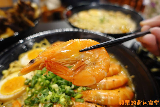 [食記] 台中北區 鬼匠拉麵-北平店  蒜香地獄雪花牛香麻夠勁 超大肋排現點現做 蝦爆了Q彈脆口 小菜多樣新鮮 台中美食