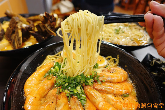 [食記] 台中北區 鬼匠拉麵-北平店  蒜香地獄雪花牛香麻夠勁 超大肋排現點現做 蝦爆了Q彈脆口 小菜多樣新鮮 台中美食