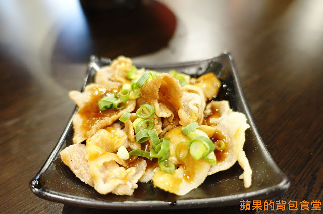 [食記] 台中北區 鬼匠拉麵-北平店  蒜香地獄雪花牛香麻夠勁 超大肋排現點現做 蝦爆了Q彈脆口 小菜多樣新鮮 台中美食