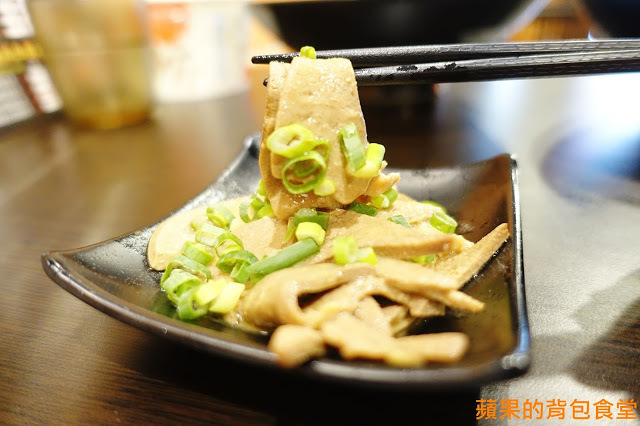 [食記] 台中北區 鬼匠拉麵-北平店  蒜香地獄雪花牛香麻夠勁 超大肋排現點現做 蝦爆了Q彈脆口 小菜多樣新鮮 台中美食