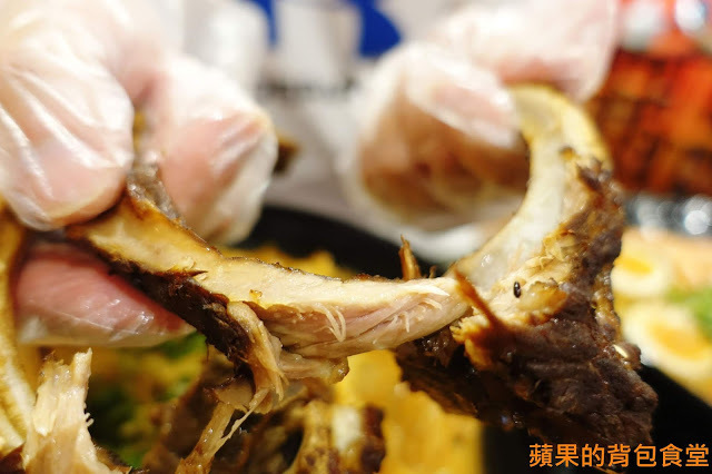 [食記] 台中北區 鬼匠拉麵-北平店  蒜香地獄雪花牛香麻夠勁 超大肋排現點現做 蝦爆了Q彈脆口 小菜多樣新鮮 台中美食