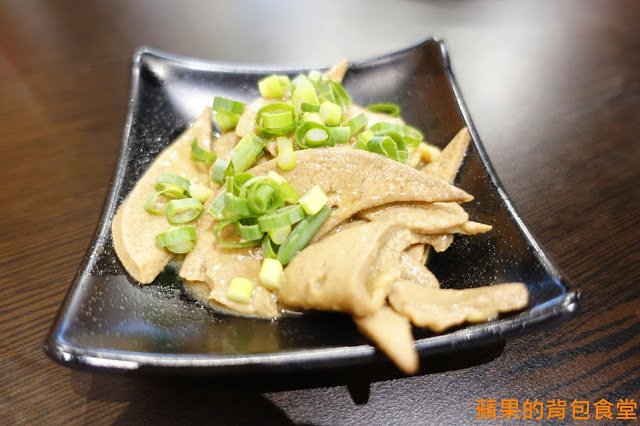 [食記] 台中北區 鬼匠拉麵-北平店  蒜香地獄雪花牛香麻夠勁 超大肋排現點現做 蝦爆了Q彈脆口 小菜多樣新鮮 台中美食