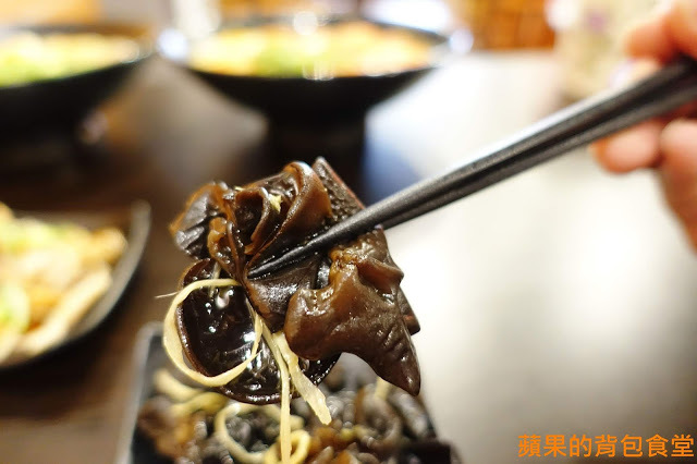 [食記] 台中北區 鬼匠拉麵-北平店  蒜香地獄雪花牛香麻夠勁 超大肋排現點現做 蝦爆了Q彈脆口 小菜多樣新鮮 台中美食