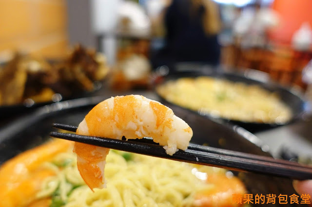 [食記] 台中北區 鬼匠拉麵-北平店  蒜香地獄雪花牛香麻夠勁 超大肋排現點現做 蝦爆了Q彈脆口 小菜多樣新鮮 台中美食