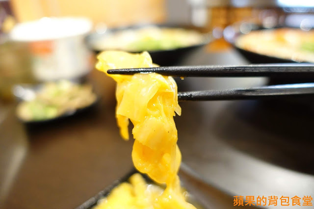 [食記] 台中北區 鬼匠拉麵-北平店  蒜香地獄雪花牛香麻夠勁 超大肋排現點現做 蝦爆了Q彈脆口 小菜多樣新鮮 台中美食