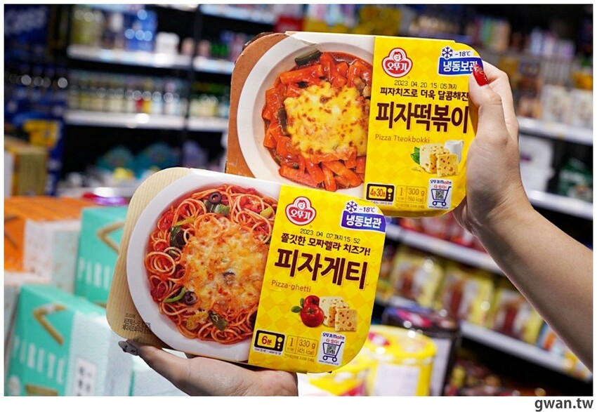 台中聖誕零食這裡買!這間生意超好,消費滿額再抽一年免費零食