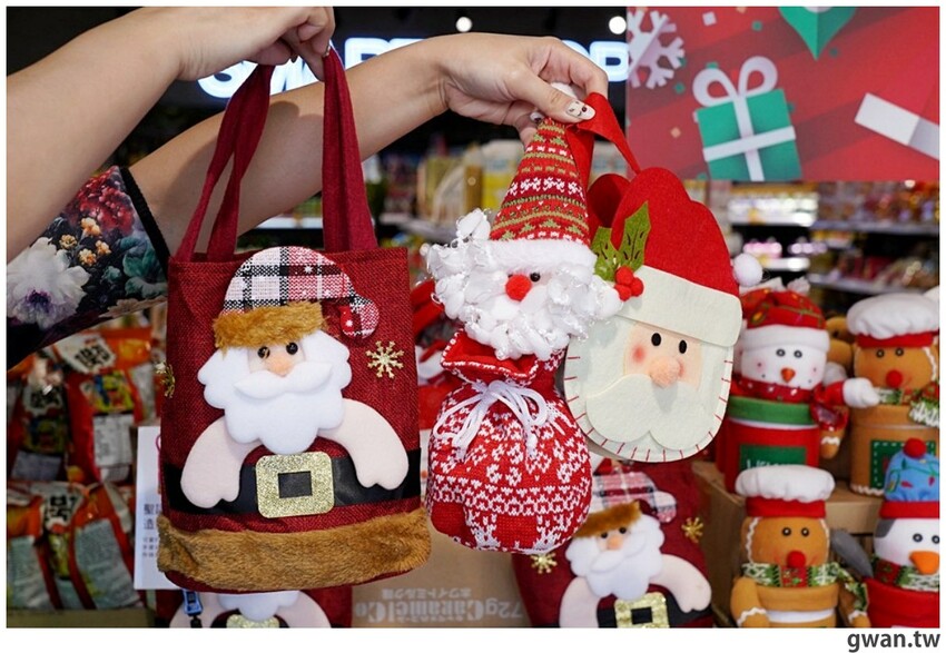 台中聖誕零食這裡買!這間生意超好,消費滿額再抽一年免費零食