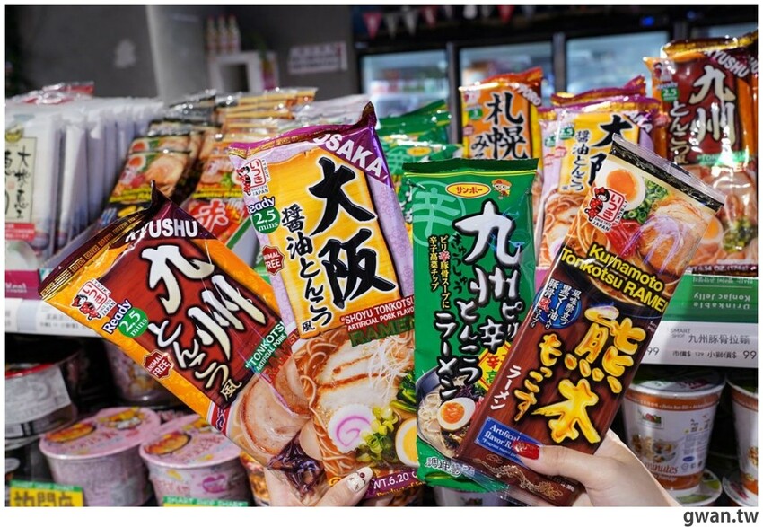 台中聖誕零食這裡買!這間生意超好,消費滿額再抽一年免費零食