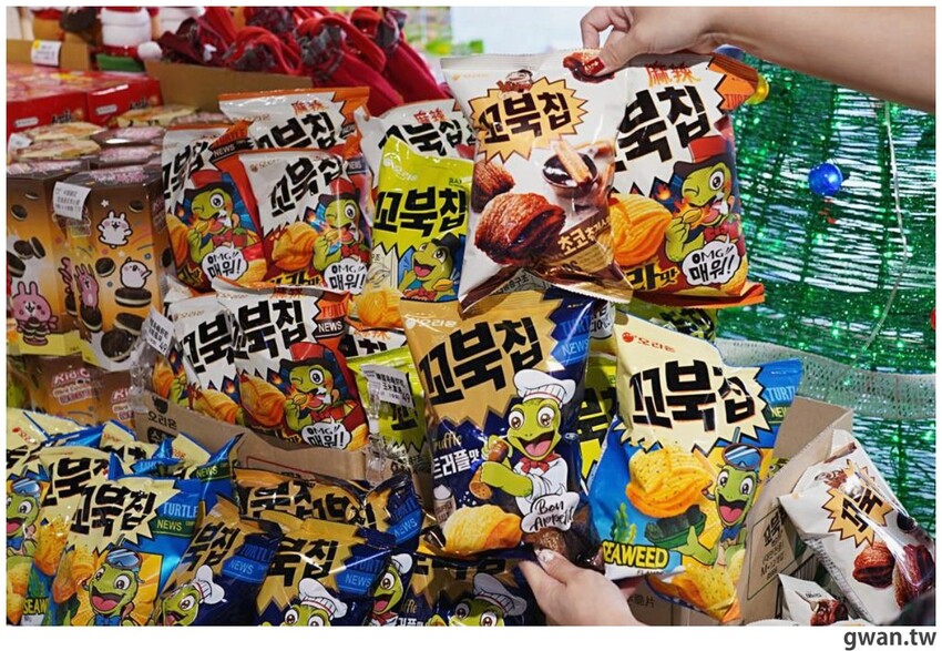 台中聖誕零食這裡買!這間生意超好,消費滿額再抽一年免費零食