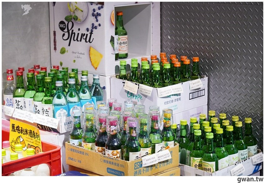 台中聖誕零食這裡買!這間生意超好,消費滿額再抽一年免費零食