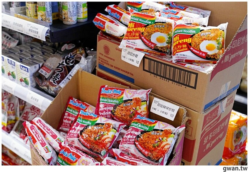 台中聖誕零食這裡買!這間生意超好,消費滿額再抽一年免費零食