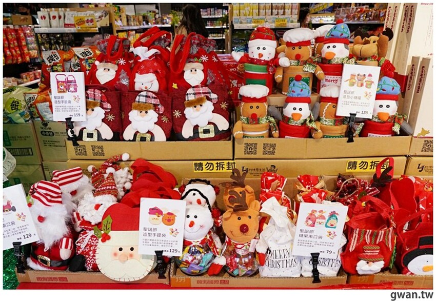 台中聖誕零食這裡買!這間生意超好,消費滿額再抽一年免費零食