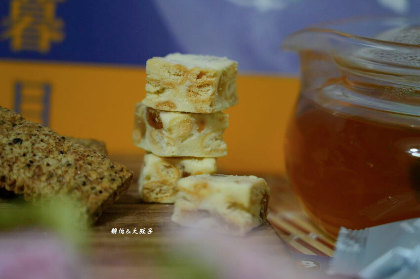 2024中秋禮盒,老楊方塊酥「秋暮追月」中秋禮盒,內含全新口 2024中秋禮盒,老楊方塊酥「秋暮追月」中秋禮盒,內含全新口