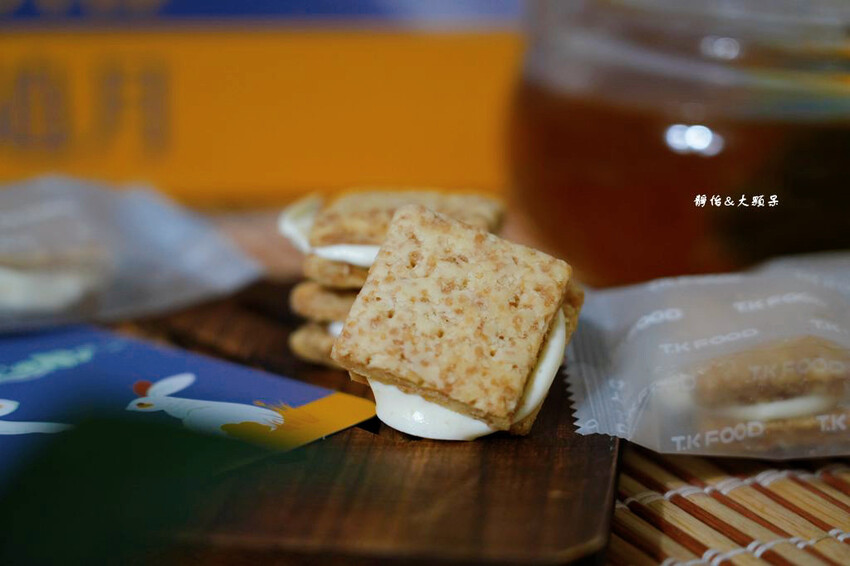 2024中秋禮盒,老楊方塊酥「秋暮追月」中秋禮盒,內含全新口 2024中秋禮盒,老楊方塊酥「秋暮追月」中秋禮盒,內含全新口