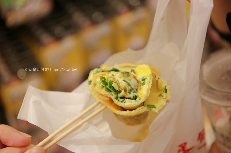 台中逢甲必買伴手禮推薦紅髮斑斑蝴蝶酥、短腿阿鹿曲奇餅，必吃小吃推薦日船章魚小丸子、明倫蛋餅、永勝炒泡麵、蝦帕，逢甲美食大集合 - Kiwi 樂活食旅