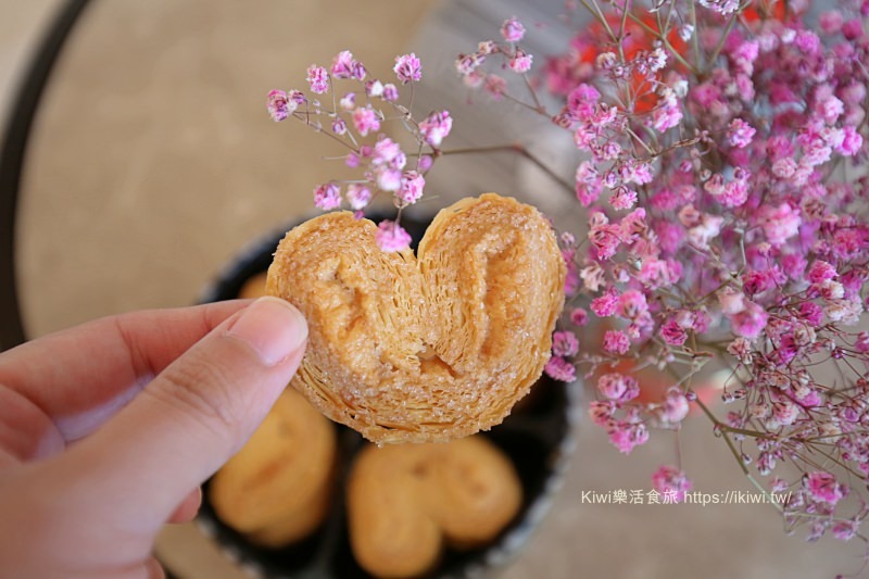 台中逢甲必買伴手禮推薦紅髮斑斑蝴蝶酥、短腿阿鹿曲奇餅，必吃小吃推薦日船章魚小丸子、明倫蛋餅、永勝炒泡麵、蝦帕，逢甲美食大集合 - Kiwi 樂活食旅