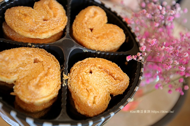 台中逢甲必買伴手禮推薦紅髮斑斑蝴蝶酥、短腿阿鹿曲奇餅，必吃小吃推薦日船章魚小丸子、明倫蛋餅、永勝炒泡麵、蝦帕，逢甲美食大集合 - Kiwi 樂活食旅