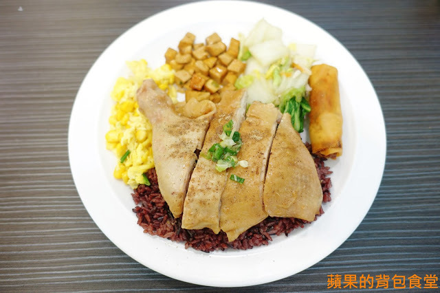 [食記] 新竹東區 - 天饗便當 健康紫米便當 蔥油雞香噴噴蔥味肉汁 炸雞腿好大一隻 外皮酥脆胡椒更提味 新竹美食