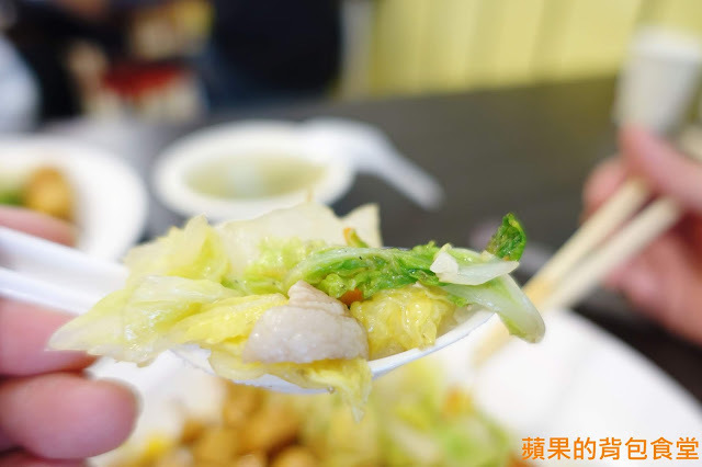 [食記] 新竹東區 - 天饗便當 健康紫米便當 蔥油雞香噴噴蔥味肉汁 炸雞腿好大一隻 外皮酥脆胡椒更提味 新竹美食