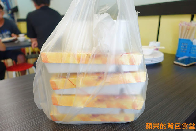 [食記] 新竹東區 - 天饗便當 健康紫米便當 蔥油雞香噴噴蔥味肉汁 炸雞腿好大一隻 外皮酥脆胡椒更提味 新竹美食