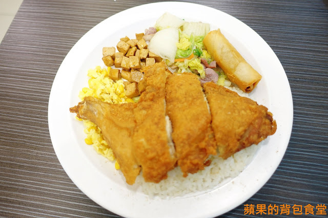 [食記] 新竹東區 - 天饗便當 健康紫米便當 蔥油雞香噴噴蔥味肉汁 炸雞腿好大一隻 外皮酥脆胡椒更提味 新竹美食