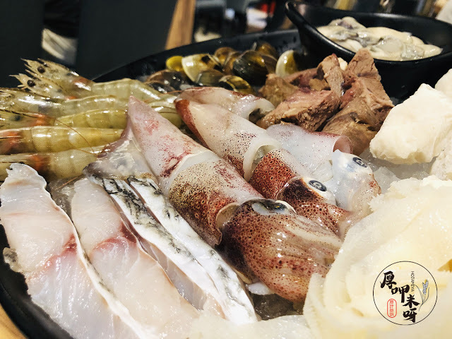 【厚呷米呀│新北板橋】 拾天日式吃到飽涮涮鍋 手炒川香麻辣湯底/板橋十年老店久天系列品牌/平日晚餐、假日全天459+10%/人超划算/9種湯底可選突破一般涮涮鍋限制/深夜美食熱門店家營業至凌晨2點