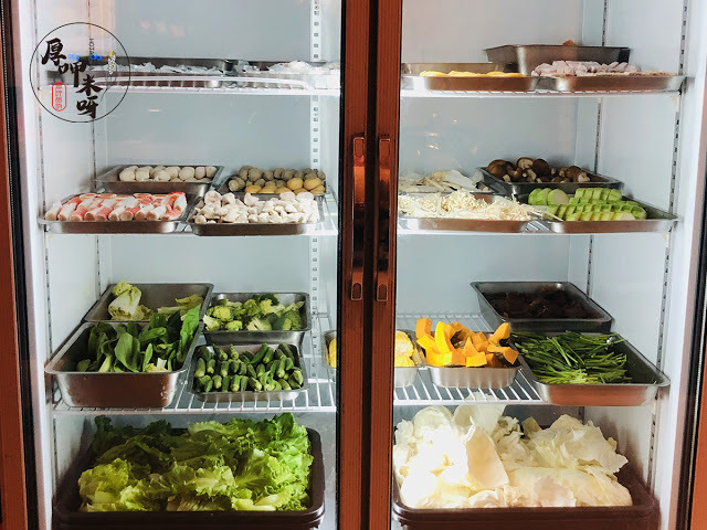 【厚呷米呀│新北板橋】 拾天日式吃到飽涮涮鍋 手炒川香麻辣湯底/板橋十年老店久天系列品牌/平日晚餐、假日全天459+10%/人超划算/9種湯底可選突破一般涮涮鍋限制/深夜美食熱門店家營業至凌晨2點