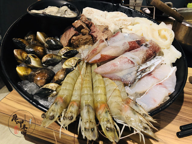 【厚呷米呀│新北板橋】 拾天日式吃到飽涮涮鍋 手炒川香麻辣湯底/板橋十年老店久天系列品牌/平日晚餐、假日全天459+10%/人超划算/9種湯底可選突破一般涮涮鍋限制/深夜美食熱門店家營業至凌晨2點