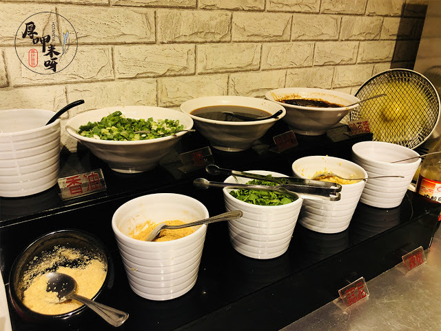 【厚呷米呀│新北板橋】 拾天日式吃到飽涮涮鍋 手炒川香麻辣湯底/板橋十年老店久天系列品牌/平日晚餐、假日全天459+10%/人超划算/9種湯底可選突破一般涮涮鍋限制/深夜美食熱門店家營業至凌晨2點