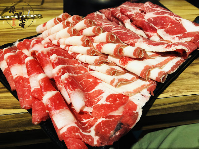 【厚呷米呀│新北板橋】 拾天日式吃到飽涮涮鍋 手炒川香麻辣湯底/板橋十年老店久天系列品牌/平日晚餐、假日全天459+10%/人超划算/9種湯底可選突破一般涮涮鍋限制/深夜美食熱門店家營業至凌晨2點