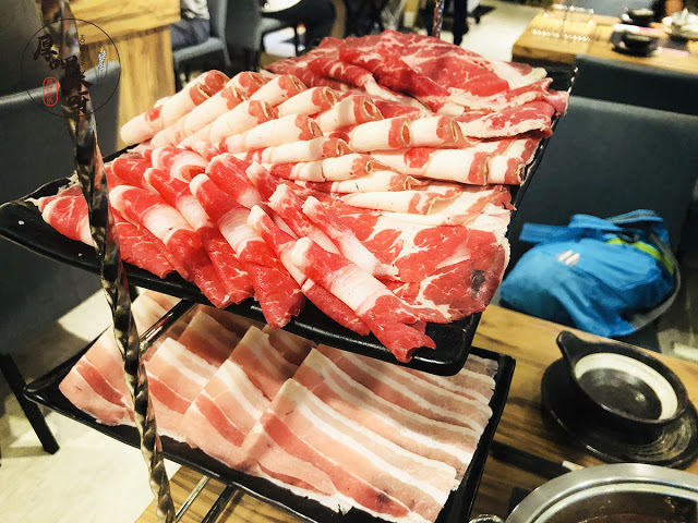 【厚呷米呀│新北板橋】 拾天日式吃到飽涮涮鍋 手炒川香麻辣湯底/板橋十年老店久天系列品牌/平日晚餐、假日全天459+10%/人超划算/9種湯底可選突破一般涮涮鍋限制/深夜美食熱門店家營業至凌晨2點