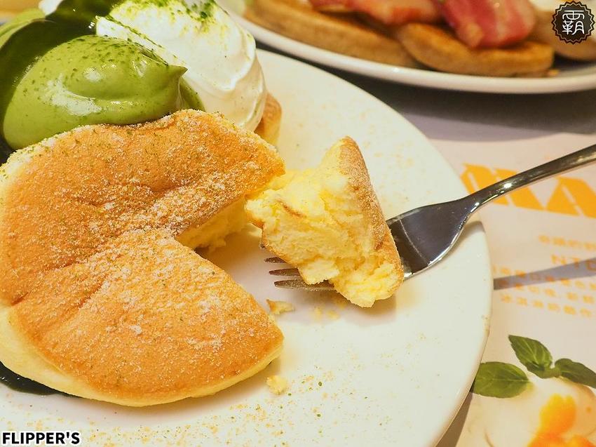 FLIPPER’S奇蹟的舒芙蕾鬆餅台中首店開幕！蓬鬆軟綿的鬆餅，加上濃郁蛋香，芒果限定口味香甜滋味讓人無法擋！