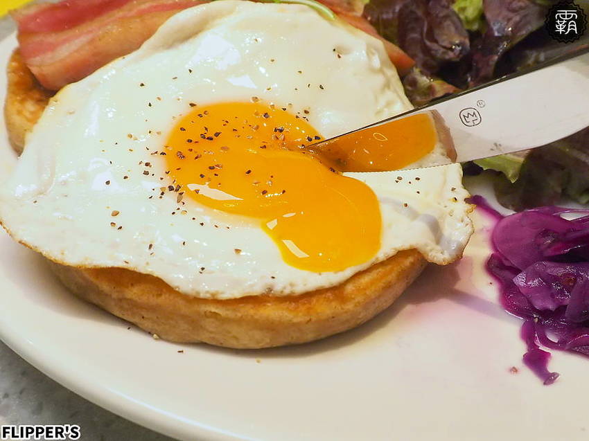 FLIPPER’S奇蹟的舒芙蕾鬆餅台中首店開幕！蓬鬆軟綿的鬆餅，加上濃郁蛋香，芒果限定口味香甜滋味讓人無法擋！