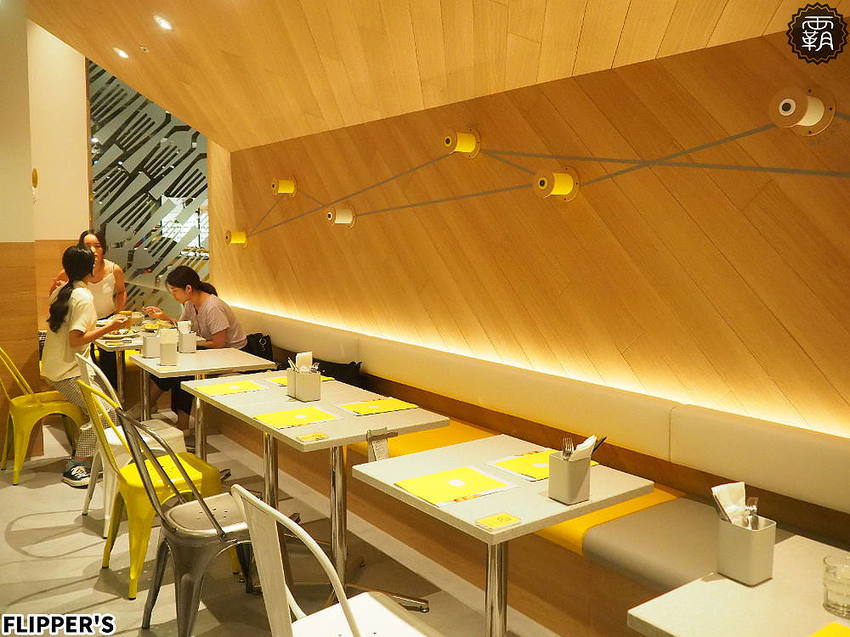 FLIPPER’S奇蹟的舒芙蕾鬆餅台中首店開幕！蓬鬆軟綿的鬆餅，加上濃郁蛋香，芒果限定口味香甜滋味讓人無法擋！