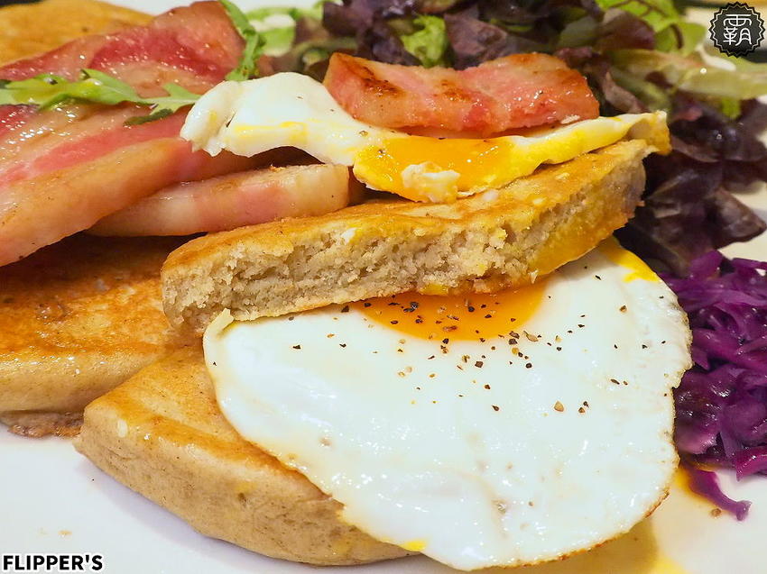 FLIPPER’S奇蹟的舒芙蕾鬆餅台中首店開幕！蓬鬆軟綿的鬆餅，加上濃郁蛋香，芒果限定口味香甜滋味讓人無法擋！